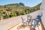 La habitación del ático tiene una terraza privada (ahora con sombra)